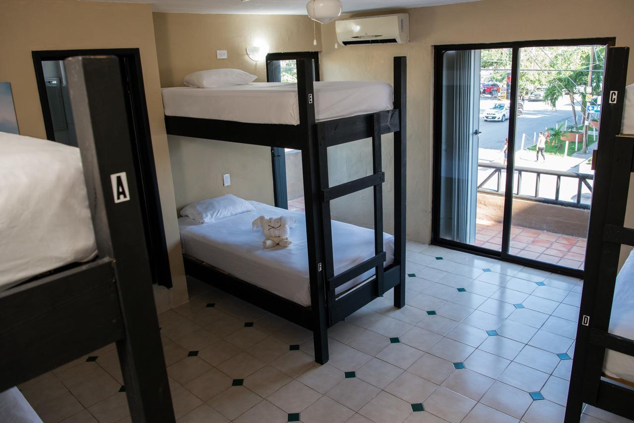 Deja Hostel بلايا ديل كارمن المظهر الخارجي الصورة
