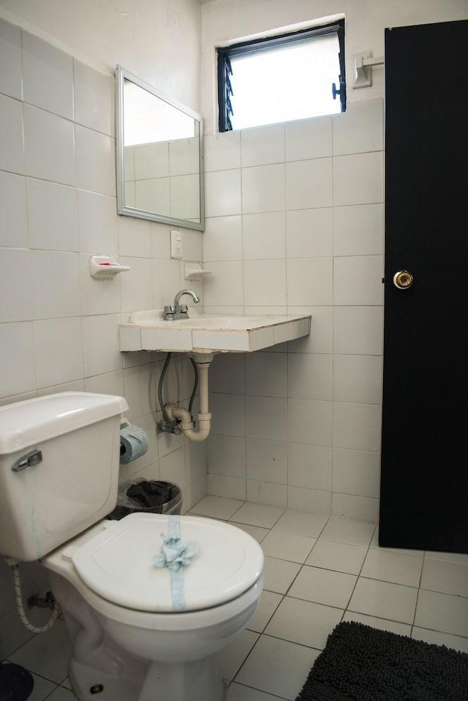 Deja Hostel بلايا ديل كارمن المظهر الخارجي الصورة